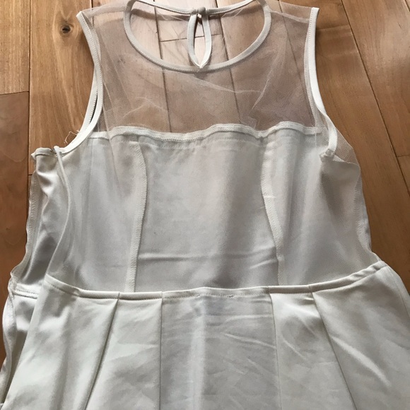 White tobi dress with mesh back (M) - Picture 4 of 6